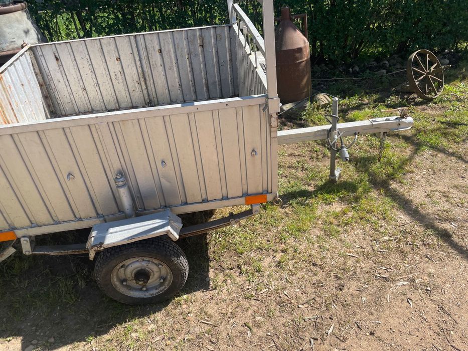 Reboque para trabalhar