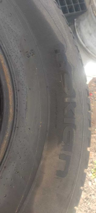 Шини на автомобілі