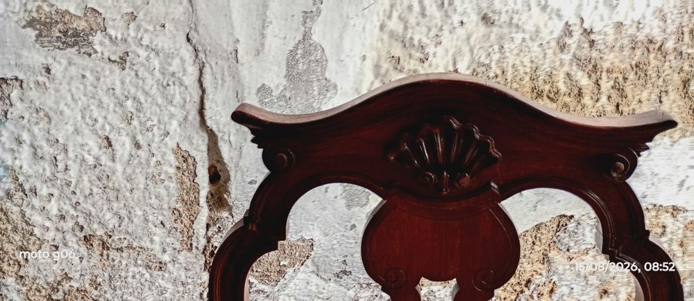 5 cadeiras vintage com mais de 100 anos a precisar de restauro