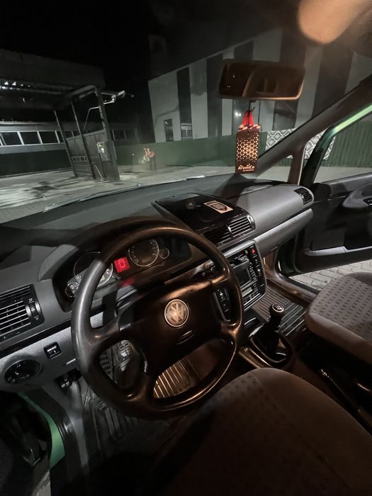 Продам Volkswagen Sharan 2003 р ,1.8 бензин