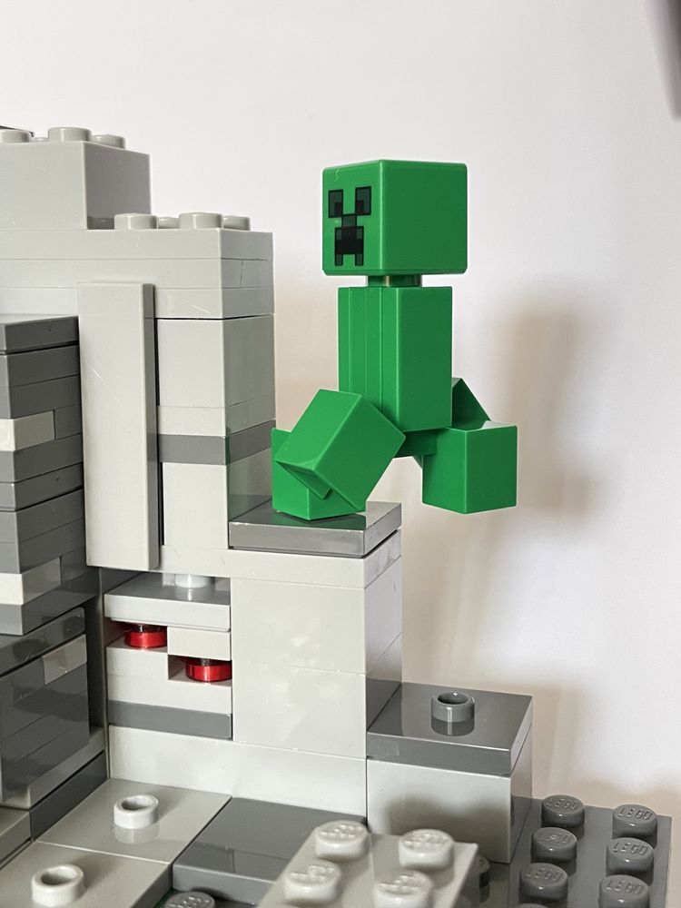 Lego minecraft the crafting shop box 2.0 21135