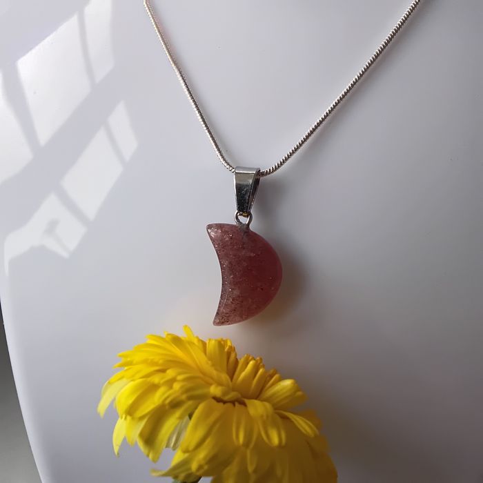 Fio em Prata com Quartzo Morango  Meia Lua