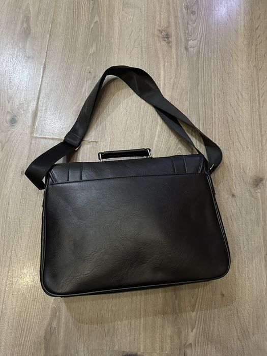 Нова шкіряна сумка  на плече
