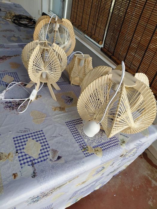 Cadeeiros artesanais em madeira e corda