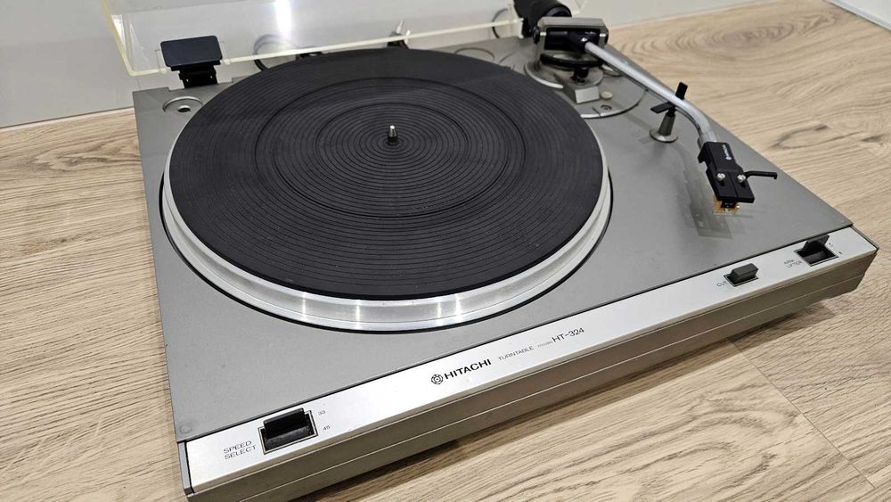 Gramofon Hitachi HT-324