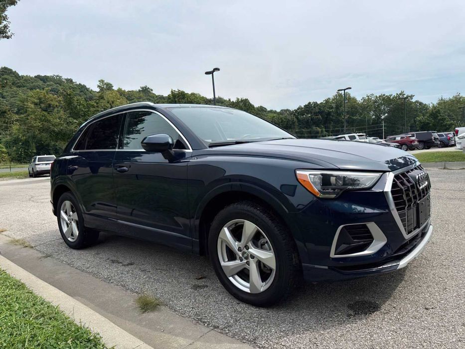 Audi Q3      2020