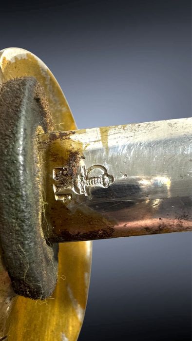 Антикварна зброя шабля кортик шашка тесак кинжал шпага палаш сабля меч