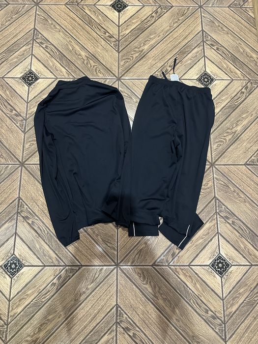 Продам костюм Nike