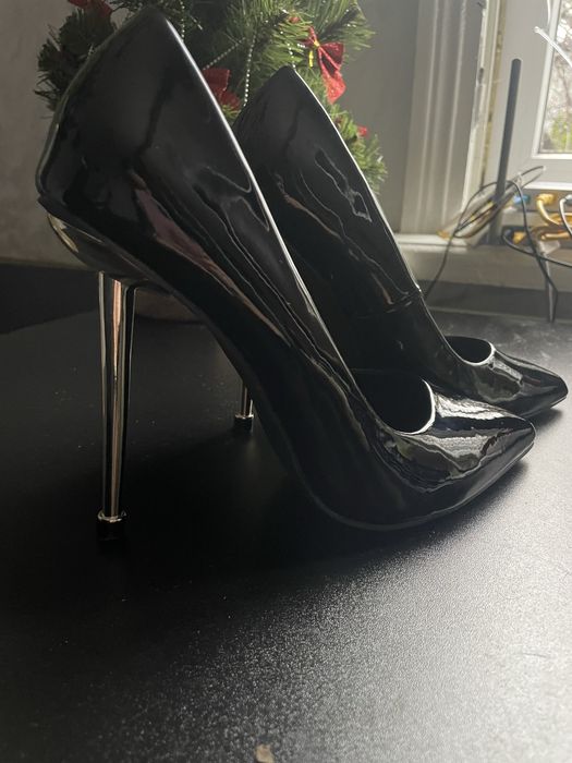 Туфлі на шпильці, в ідеальному стані