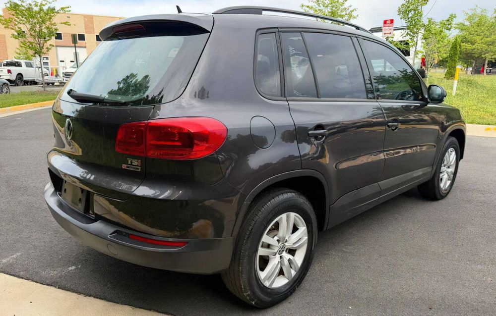Volkswagen Tiguan      2016