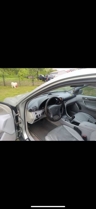 Автомобіль Мерседес w203