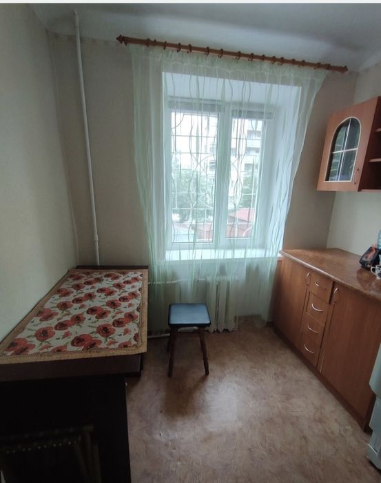 Продам кімнату в гуртожитку на пр. Шевченка.