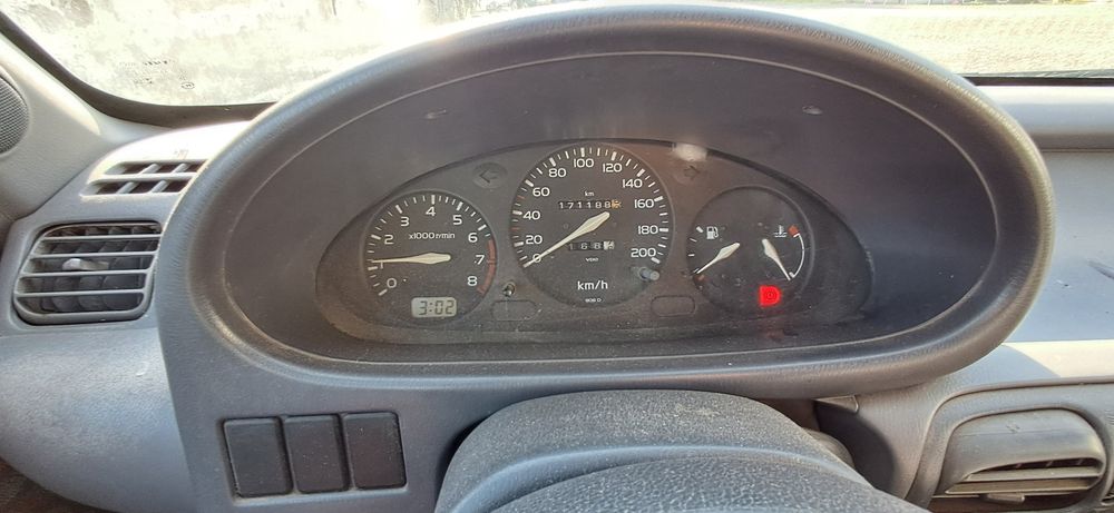 Nissan Micra 1.3  75cv Caixa automatica