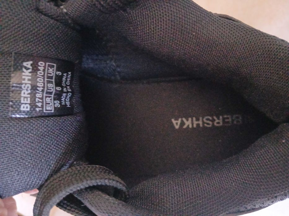 Ténis Pretos Muito Bons Bershka