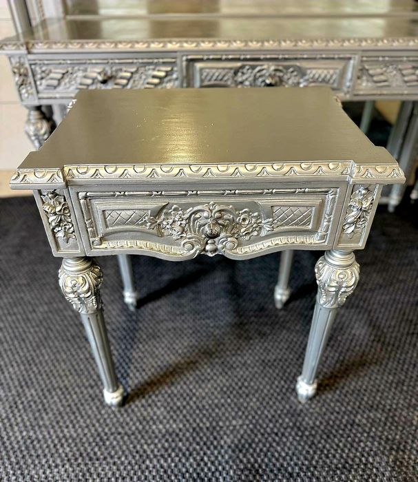 Elegancki zestaw mebli toaletka, konsola z lustrem Srebrna