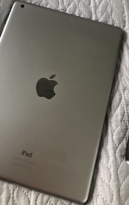 iPad AirАйпад планшет +зарядка+стилус