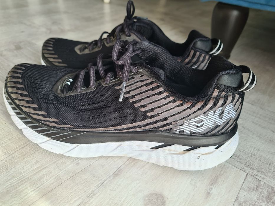 hoka one one clifton 5