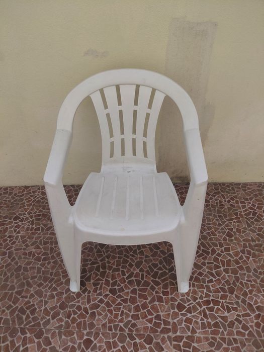 Cadeiras de esplanada de plástico