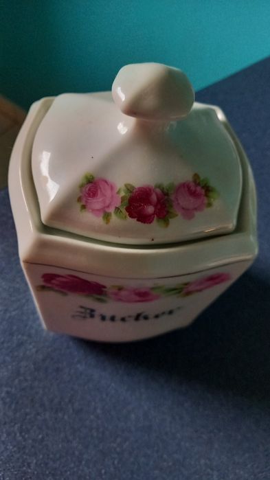 Porcelana    CT        na cukier i mlecznik starocie