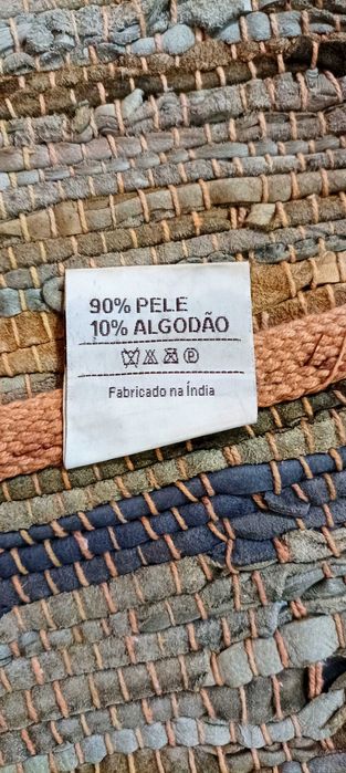 Tapete castanho em pele/ algodão da Área