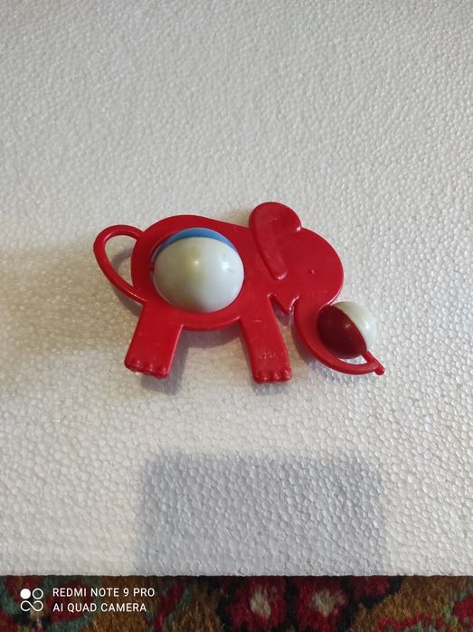 Пластмасові  слони