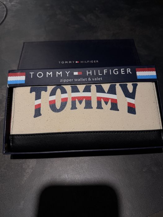Elegancki portfel Tommy Hilfiger - Prezent