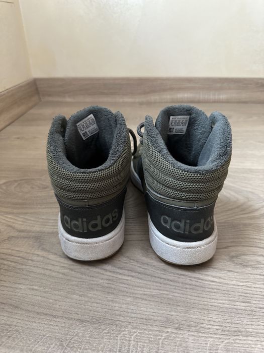 Чоловічі зимові кеди Adidas кольору хакі. 41 розмір