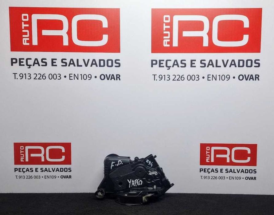 Fechadura / Fecho Porta Frente Direito - TOYOTA YARIS
