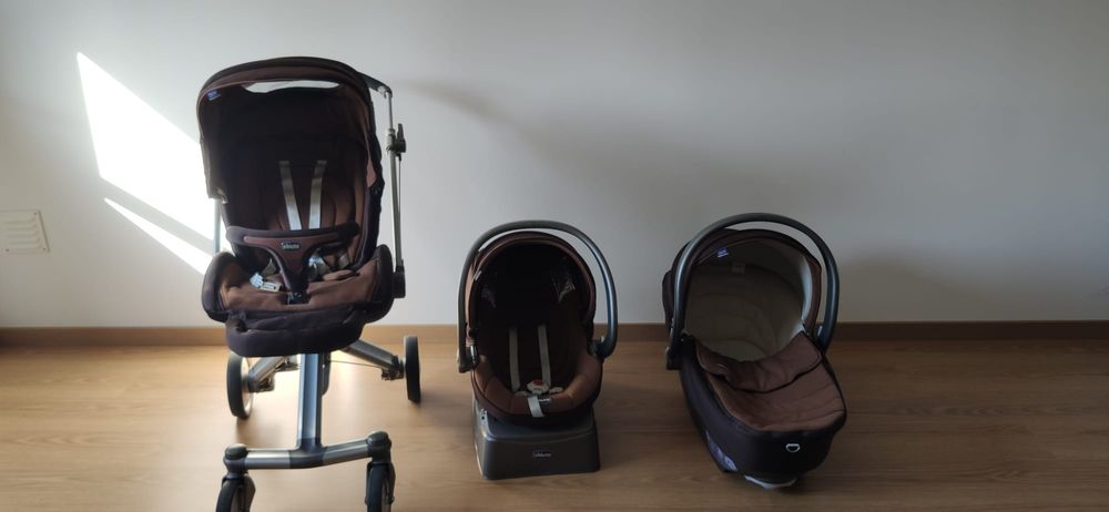 Carrinho de bebé (trio)