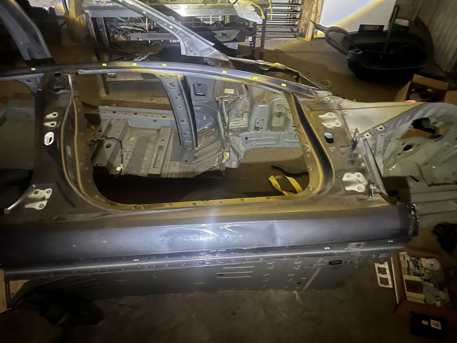 Четверть, порог, стойка  Tesla model 3