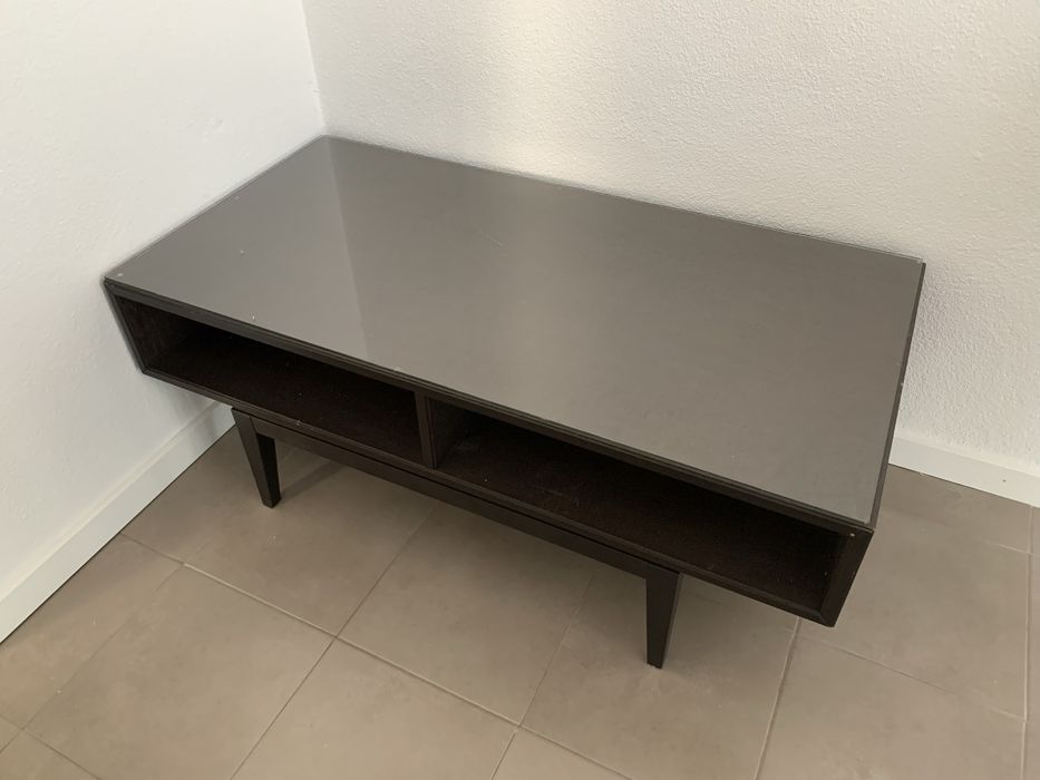 mesa de centro com vidro