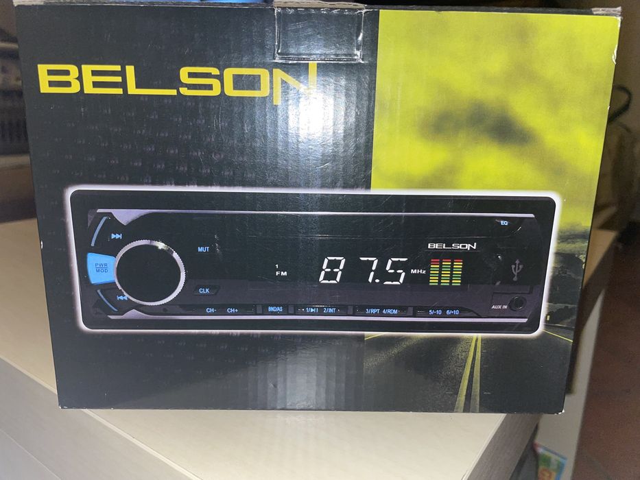 Radio FM com USB/SD/AUX