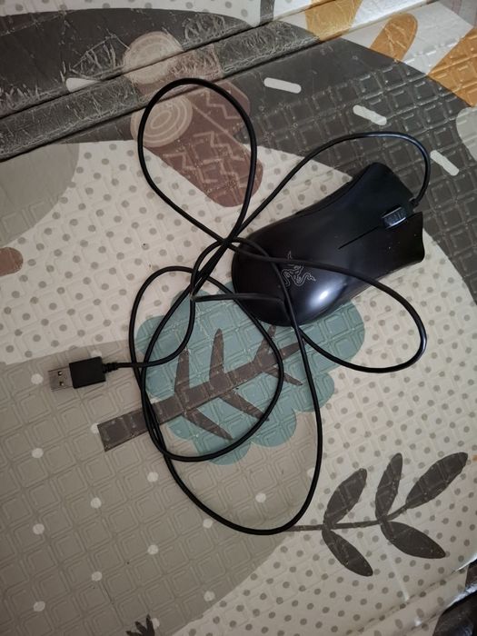 Myszka RAZER essential