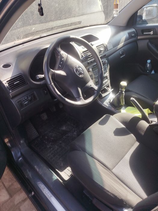 Тойота Авенсіс  2.2 тди