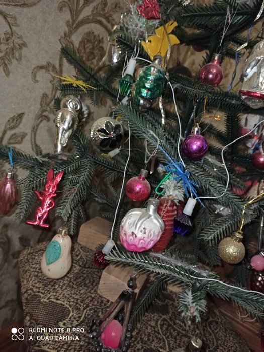 Мини-набор новогодний: ёлочка, игрушки, Дед Мороз Снегурочка, гирлянда