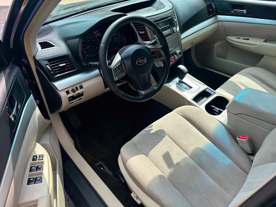 Subaru Outback 2.5i Limited      2013