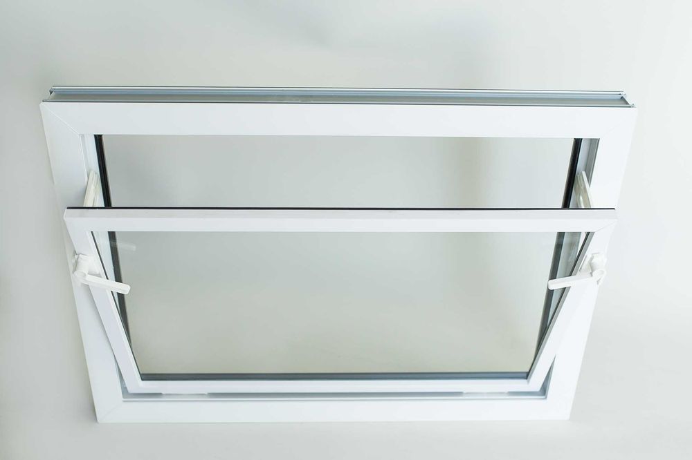 Okno do piwnicy magazynu składzika hali na strych poddasze pod wymiar