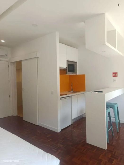 Estúdio - localizado em Baixa Coimbra
