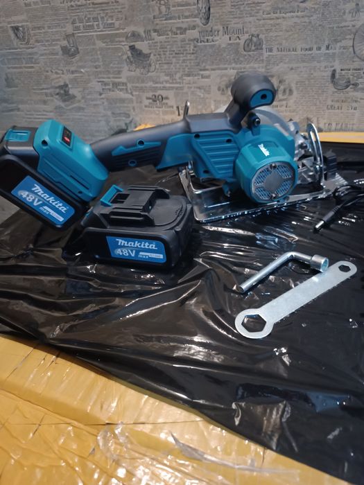 Аккумуляторная дисковая пила Makita HS 301 DZ (85 мм, 25.5 мм, 2 аккум