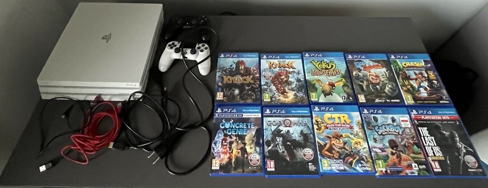Konsola Playstation 4 Pro biała 1TB
