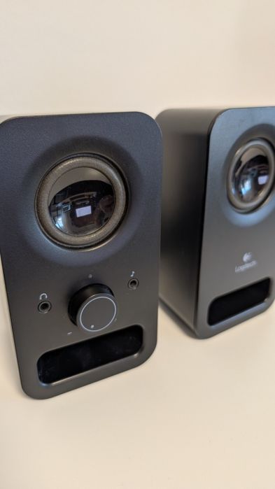 Colunas Logitech Z150 Compact Stereo 2.0 6W Peak / 3W RMS Pretas