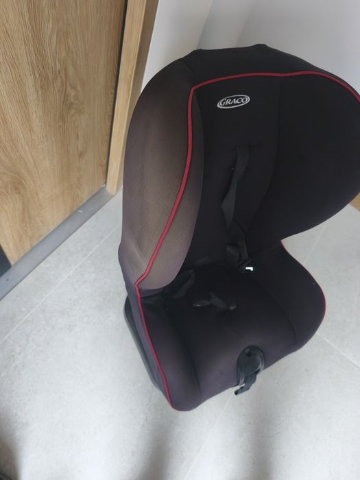 Sprzedam używany fotelik dla dziecka Graco coast 9-18kg