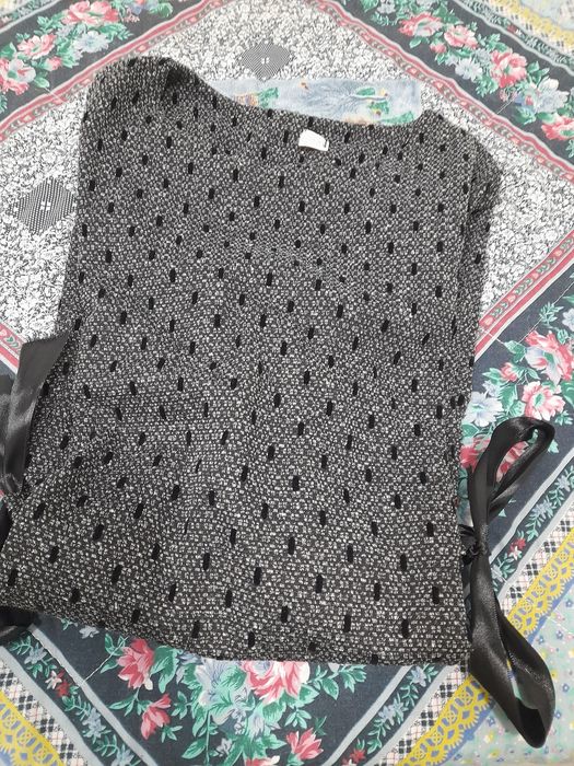 Vestido preto com aplicação de veludo da new collection