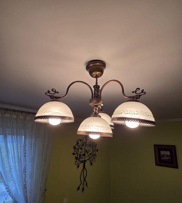 Lampa sufitowa w stylu klasycznym/vintage