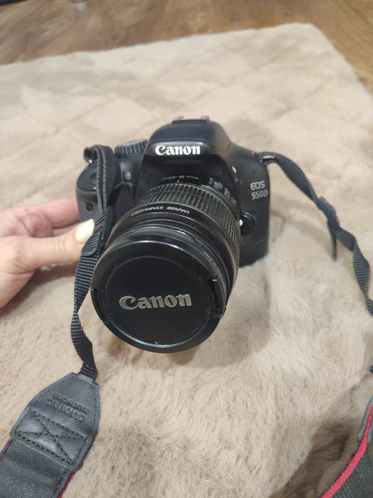 Дзеркальний фотоапарат Canon D550 + kit об'єктив 18-55 мм