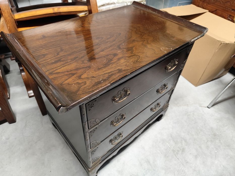 Móvel oriental tradicional