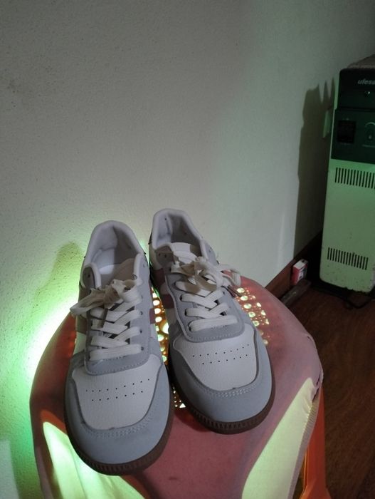 Sapatilhas rosa novas