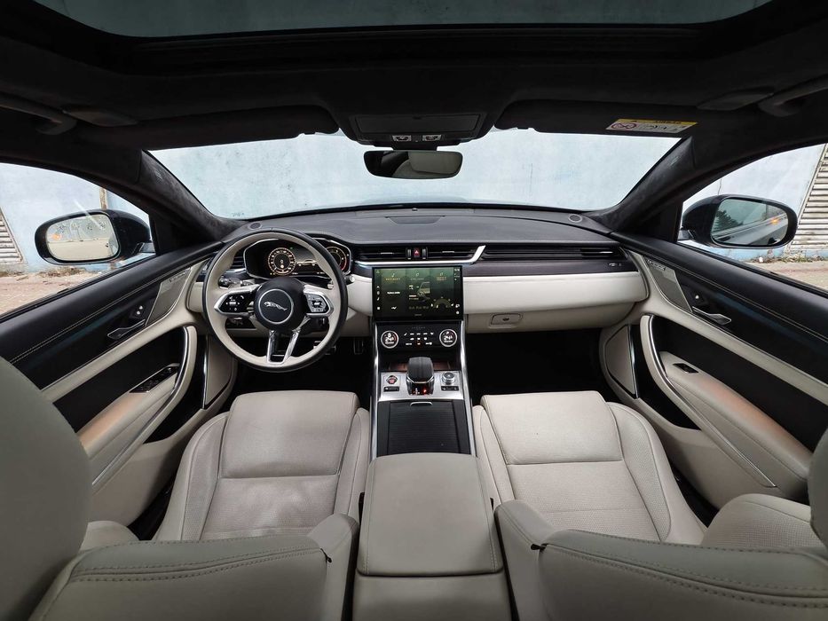 JAGUAR XF 2.0D HSE (2025 rok) wynajem wypożyczalnia lotnisko hotel