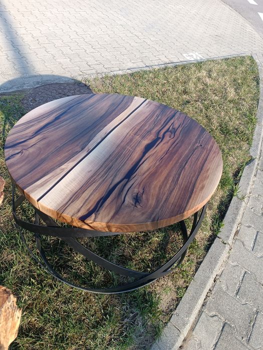 Stolik kawowy  orzech