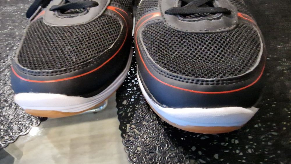 Bagheera piękne halówki R44 28cm